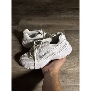 Nike Initiator Wmn Sz 7.5 White Metallic Silver FZ9020-100